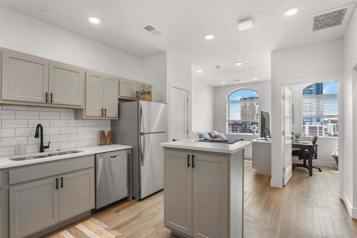 Kitchen & Entryway