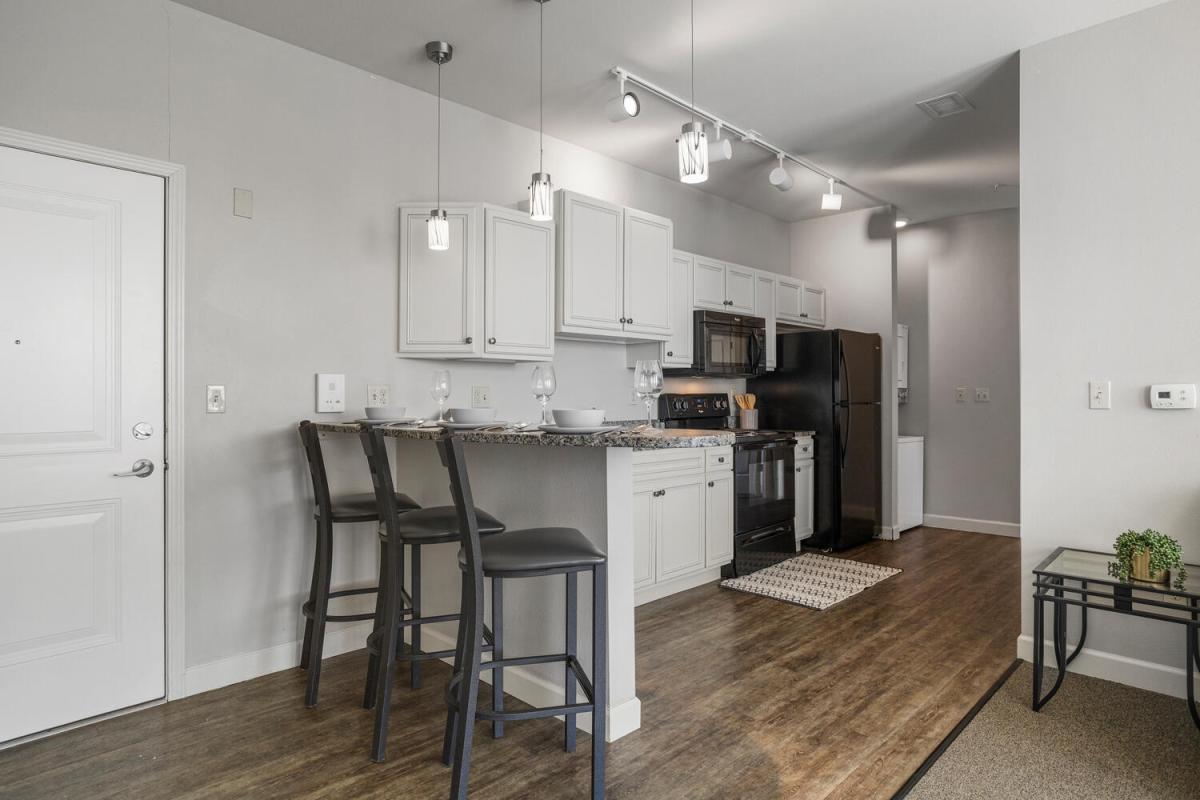 Entryway & Dining