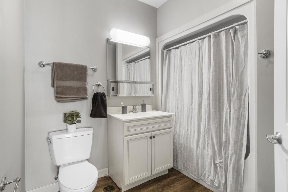 Bathroom 2