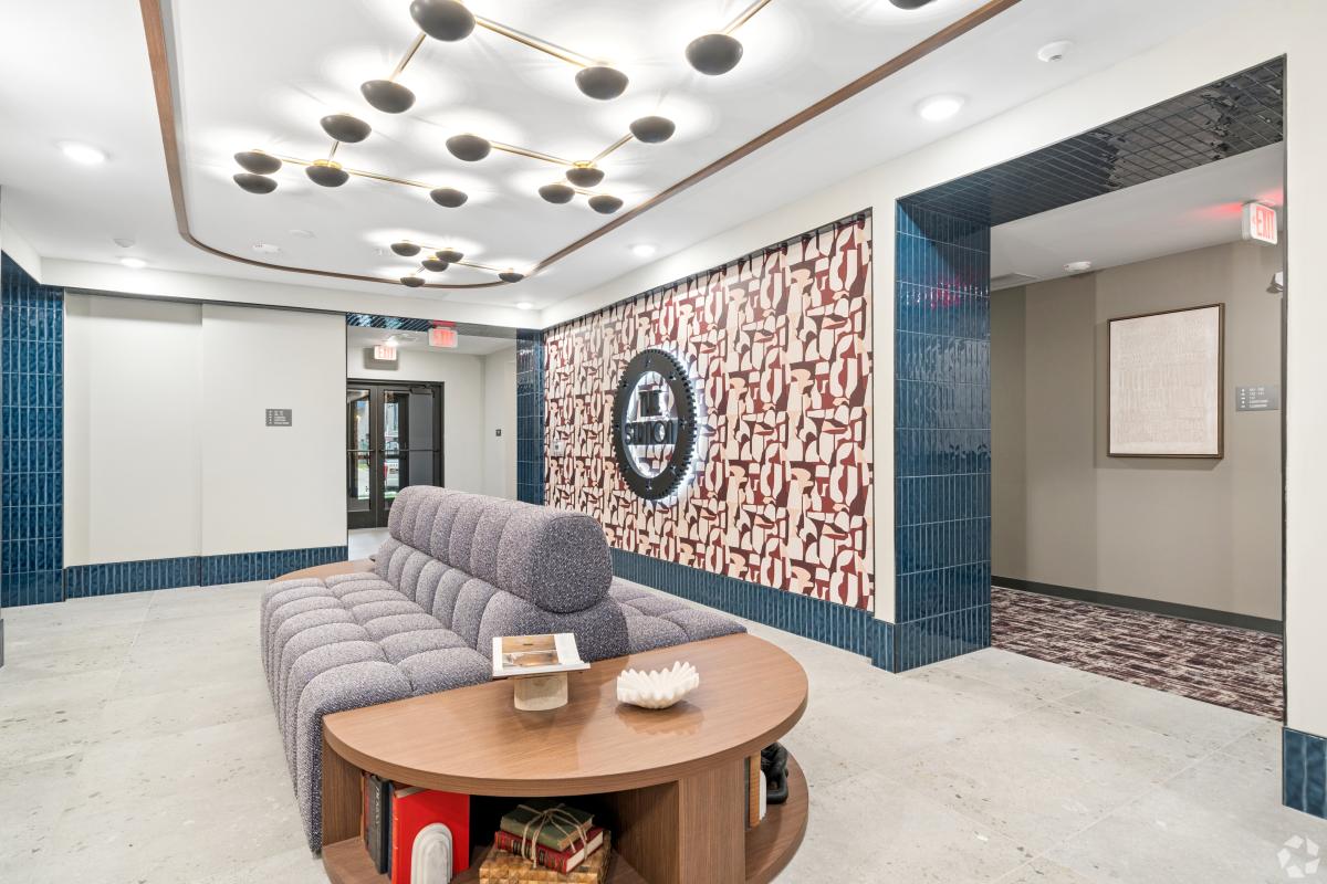 505 S Fifth Lobby